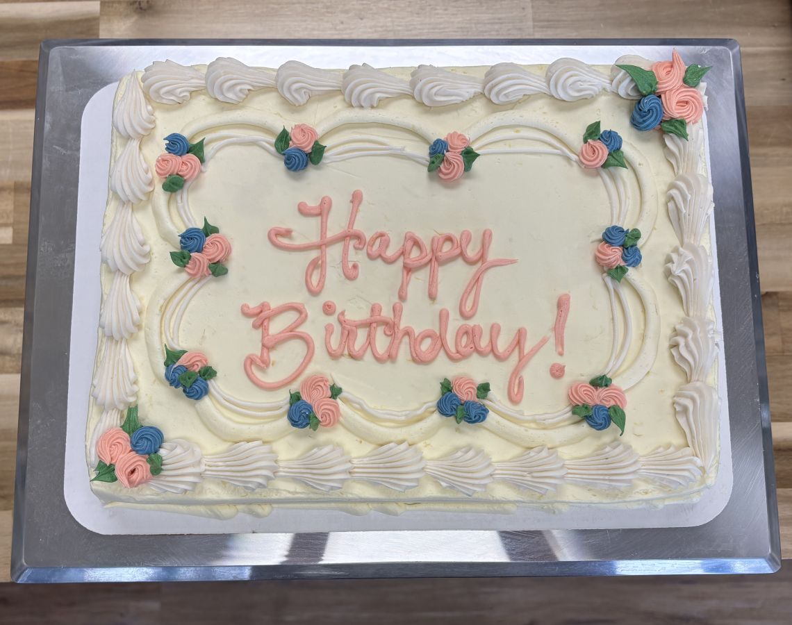 Carrot cake with lemon frosting